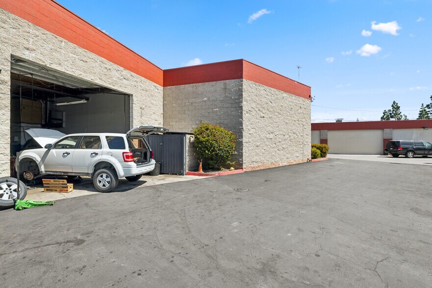 More Photos Of , Santa Ana General Retail For Sale