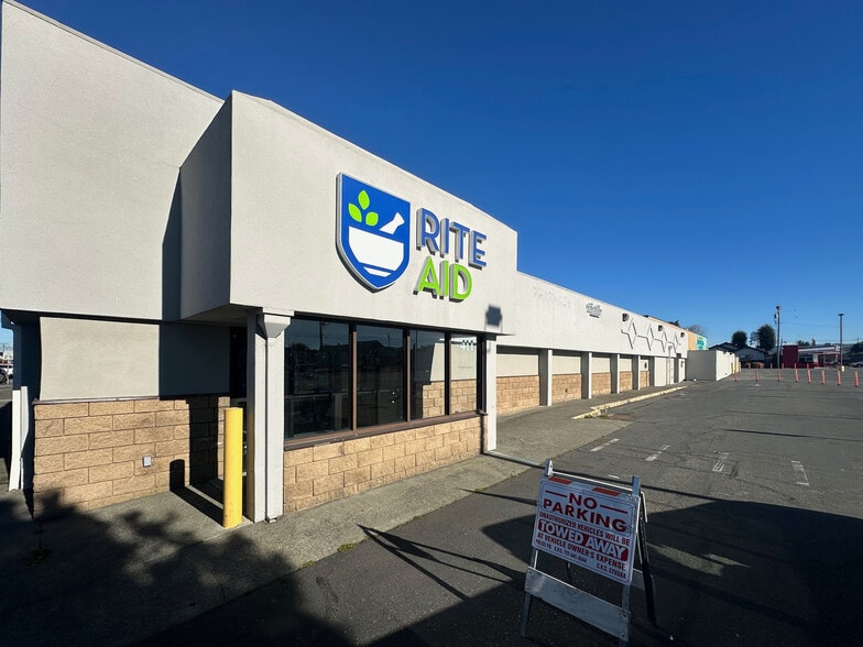 Primary Photo Of 411 Harris St, Eureka General Retail For Lease
