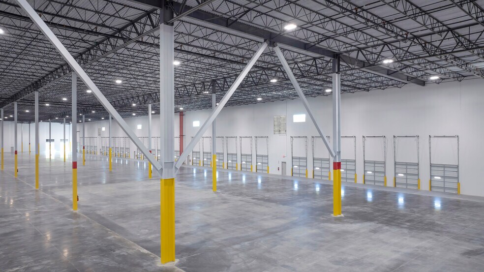 More Photos Of 142 Serviceberry Way, Mooresville Distribution For Lease