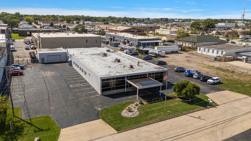 More Photos Of 16560 Industrial St, Roseville Warehouse For Sale