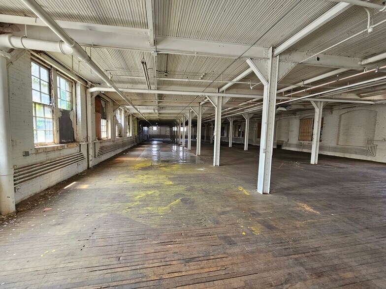 More Photos Of 3615 Superior Ave, Cleveland Office For Sale