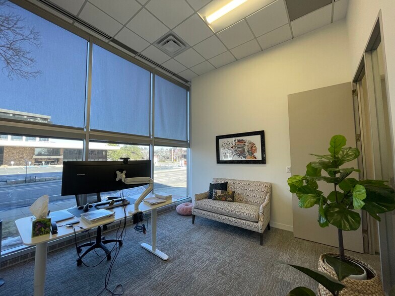 More Photos Of 501 S Cherry St, Denver Office For Sale