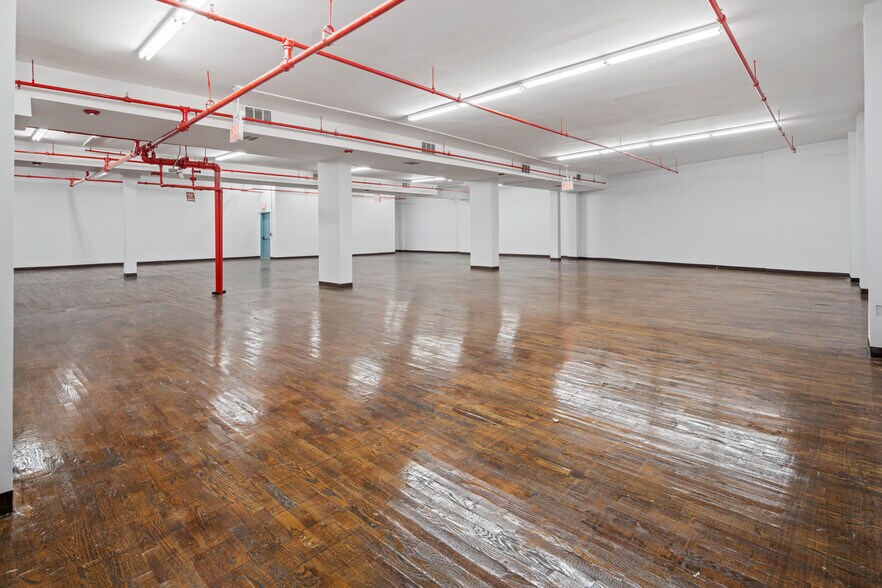 More Photos Of 2067 McDonald Ave, Brooklyn Storefront Retail Office For Lease