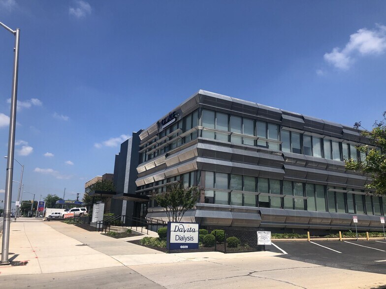 More Photos Of 6609-6615 Reisterstown Rd, Baltimore Medical For Lease