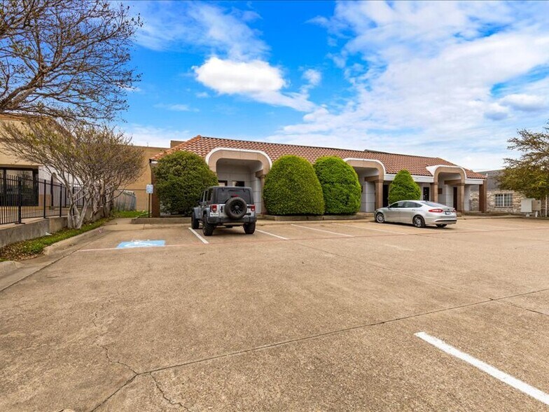 More Photos Of 643 S Great Southwest Pky, Grand Prairie Medical For Lease