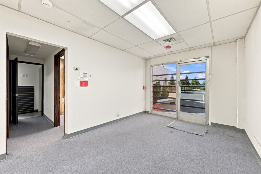 More Photos Of 905-909 Fee Dr, Sacramento Service For Sale