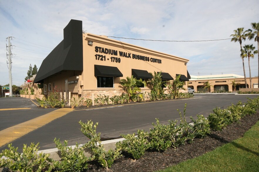 More Photos Of 1721-1759 Claudina Way, Anaheim Warehouse For Lease