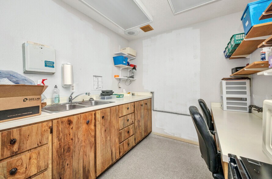 More Photos Of 3417 Tamiami Trl, Port Charlotte Medical For Lease