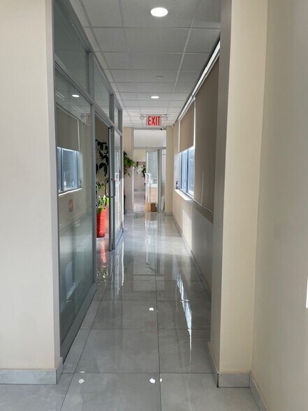 More Photos Of 75 Onderdonk Ave, Maspeth Manufacturing For Sale