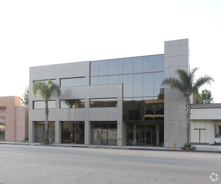 More Photos Of 18980 Ventura Blvd, Tarzana Office For Lease