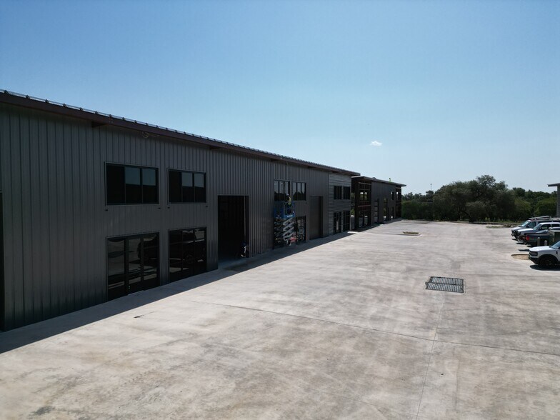 More Photos Of 7000 Airport Rd, Georgetown Light Distribution For Sale