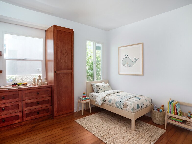 More Photos Of 58 Ozone Ave, Venice Specialty For Sale