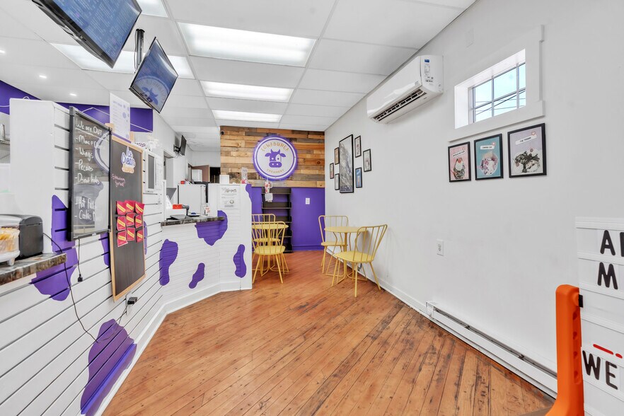 More Photos Of 118 E Main St, Albion Flex For Sale