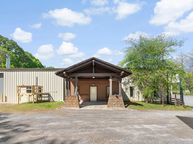 More Photos Of 93 Thompson St, Asheville Manufacturing For Lease