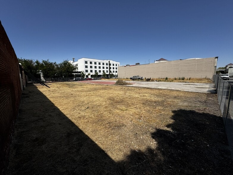 Primary Photo Of 636 W Main St, Merced Land For Lease