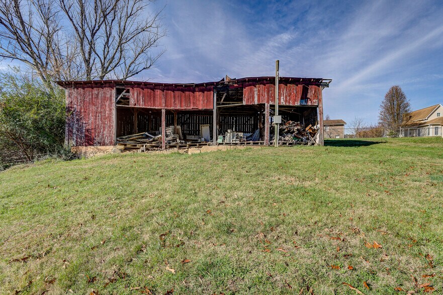 More Photos Of 127 Cherry St, Johnson City Industrial For Sale