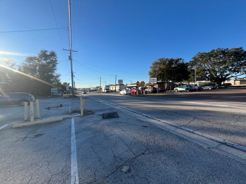 More Photos Of 111 W Robertson St, Brandon Medical For Lease