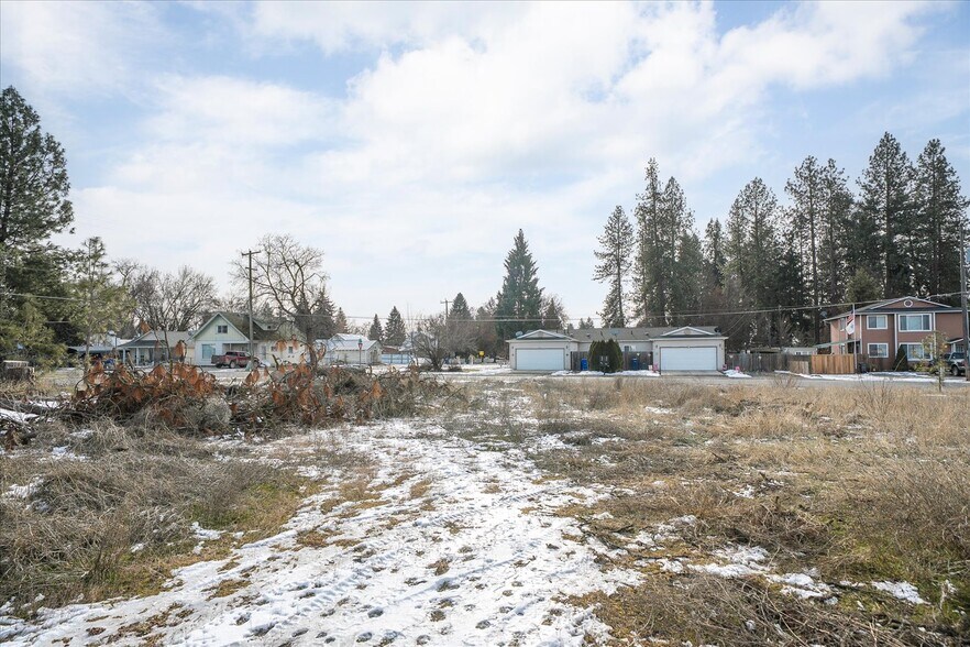 More Photos Of 120-124 E Crawford St, Deer Park Freestanding For Sale