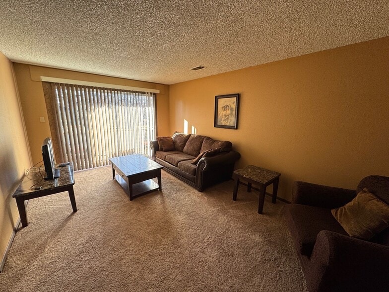 More Photos Of 1256 SW Fillmore St, Topeka Apartments For Sale