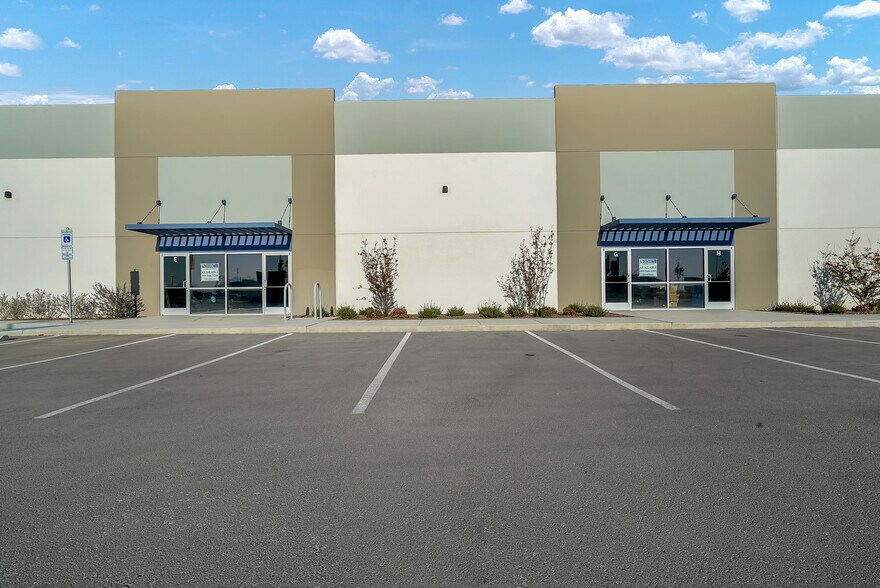 More Photos Of 1000 Diesel Dr, El Paso Light Distribution For Lease