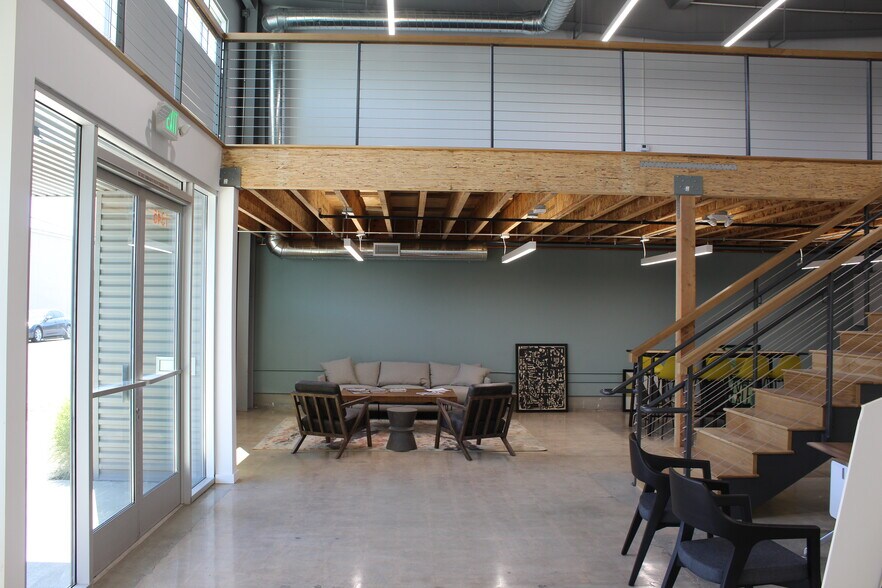 More Photos Of 1351 Orizaba Ave, Long Beach Warehouse For Lease