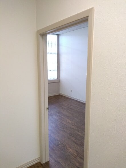 More Photos Of 101 Uhland Rd, San Marcos Research And Development For Lease
