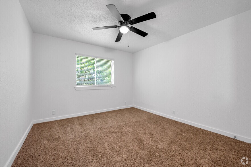 More Photos Of 3706 W 8th St, Dallas Apartments For Sale