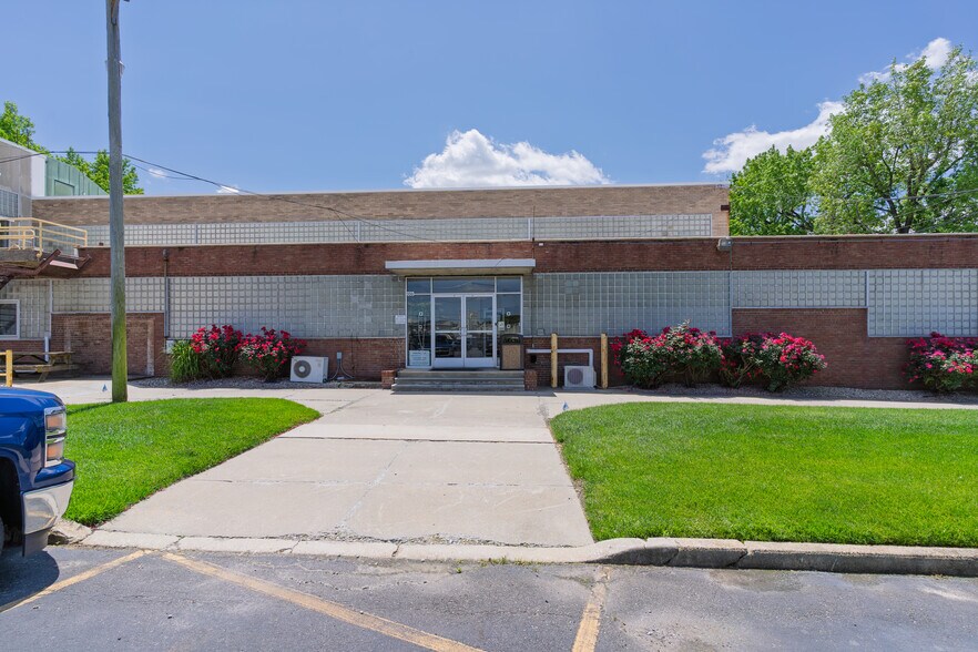 More Photos Of 537 Crystal Ave, Vineland Office For Sale