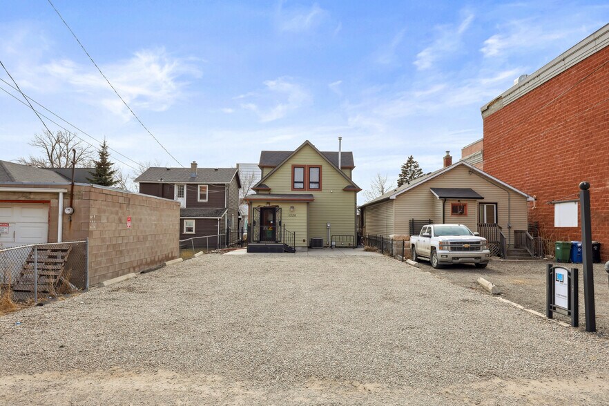 More Photos Of 1220 10 Av SE, Calgary Office For Sale