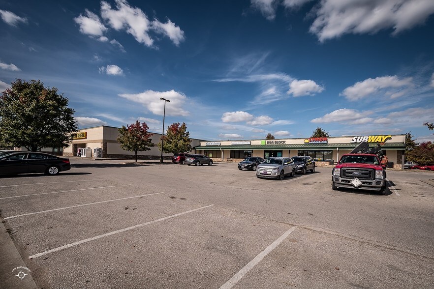 Primary Photo Of 826 Northstar Ct, Tonganoxie Unknown For Lease