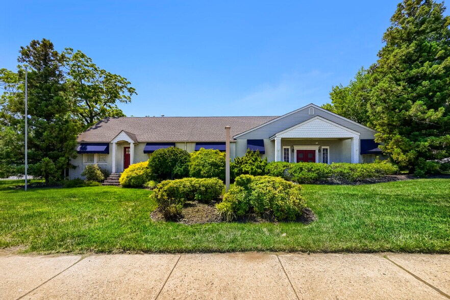 More Photos Of 426 S Crain Hwy, Glen Burnie Funeral Home For Sale
