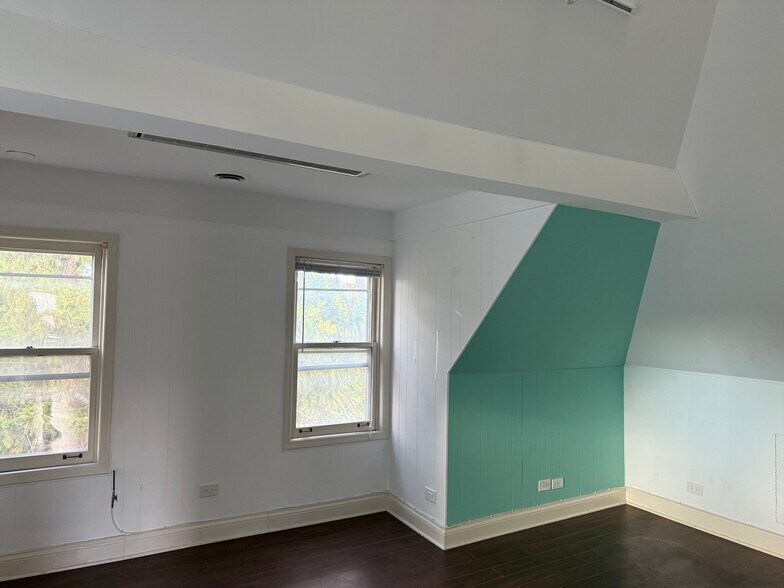 More Photos Of 378 Park Ave, Glencoe Office For Lease