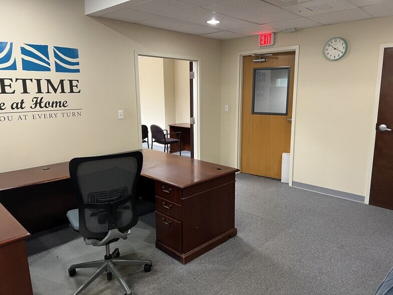 More Photos Of 753 Boston Post Rd, Guilford Office For Lease