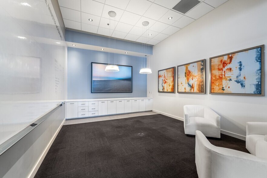 More Photos Of 315 E Bay St, Jacksonville Office For Lease