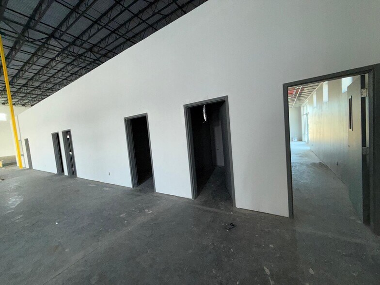 More Photos Of 115 Parkway Dr, Rincon Unknown For Lease