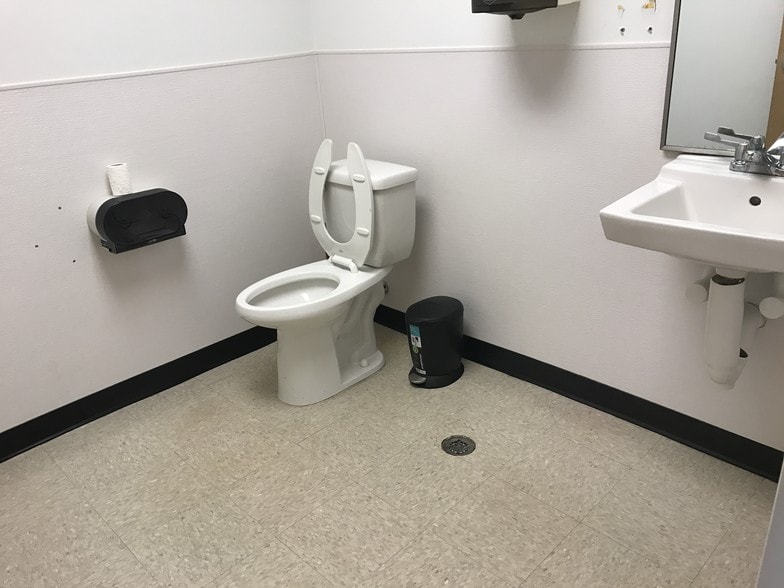 More Photos Of 1492 S 800 W, Woods Cross Office For Lease