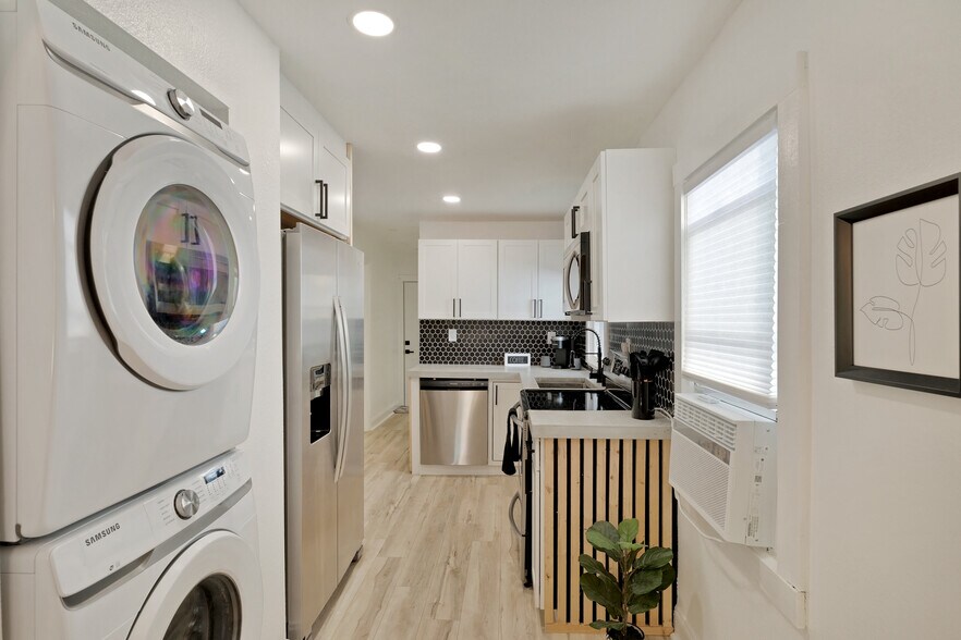 More Photos Of 517 S J St, Lake Worth Beach Apartments For Sale