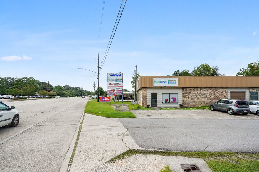 More Photos Of 101-181 Commercial Sq, Slidell Storefront Retail Office For Lease