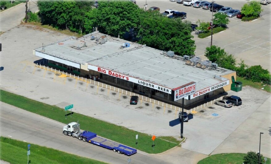 More Photos Of 10240-10242 N Walton Walker Blvd, Dallas Freestanding For Lease