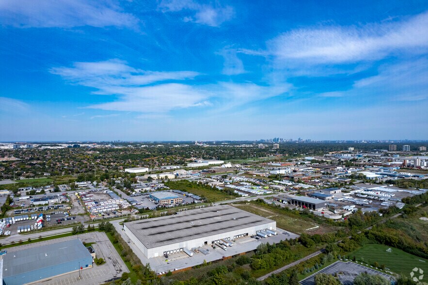 More Photos Of 2360 Cornwall Rd, Oakville Warehouse For Lease