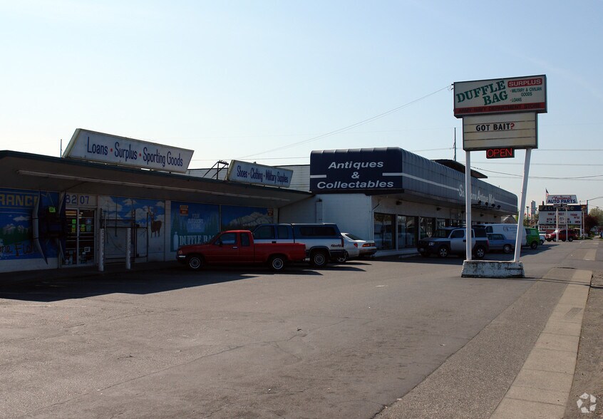 More Photos Of 8219 South Tacoma Way, Lakewood Freestanding For Sale