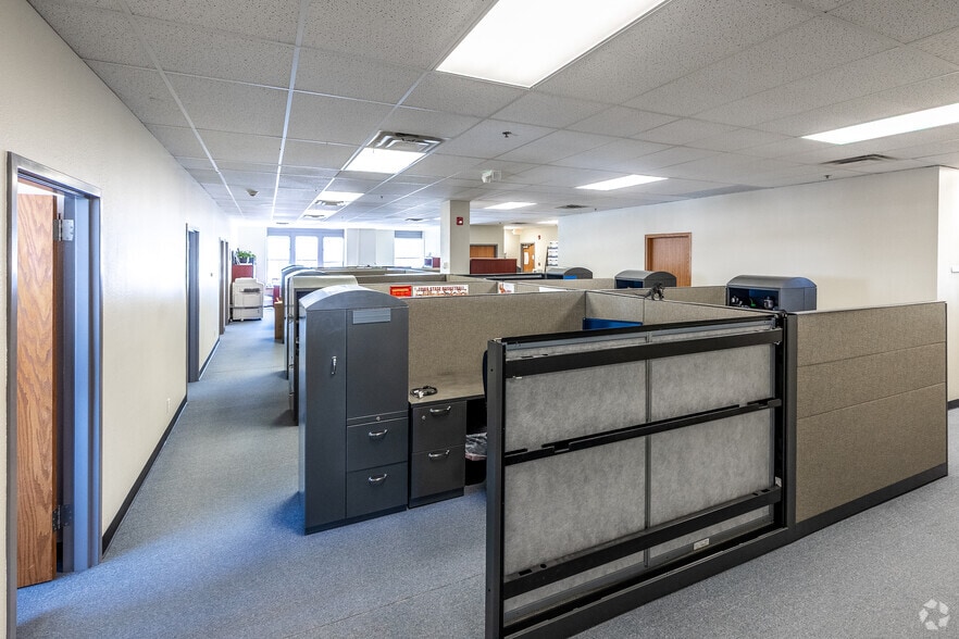 More Photos Of 11 E Church St, Marshalltown Unknown For Sale