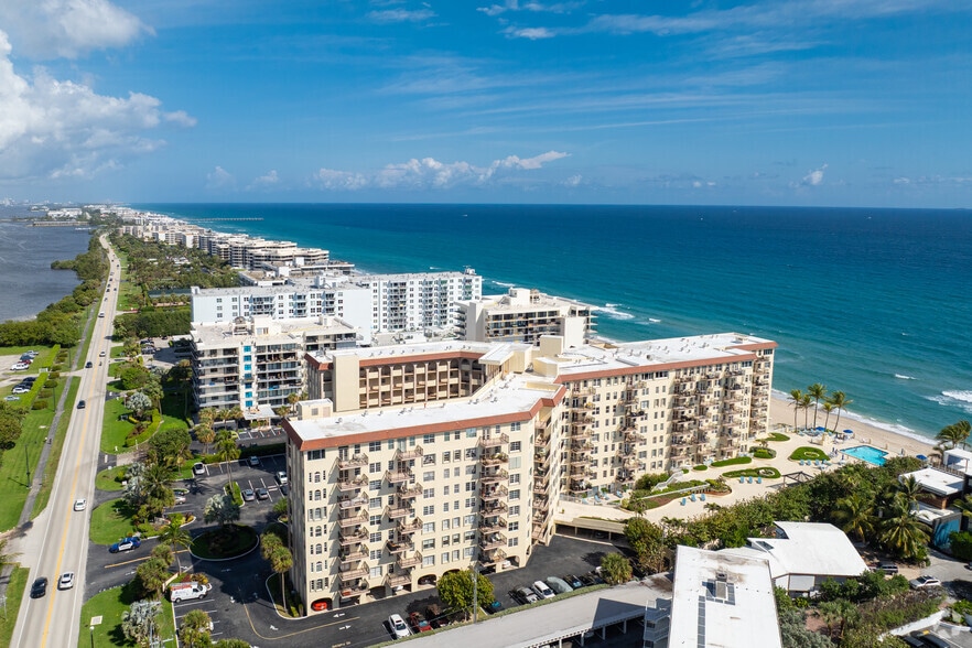More Photos Of 3475 S Ocean Blvd, Palm Beach Apartments For Sale