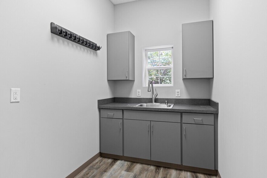 More Photos Of 12820 Dayton Pike, Soddy Daisy Medical For Lease