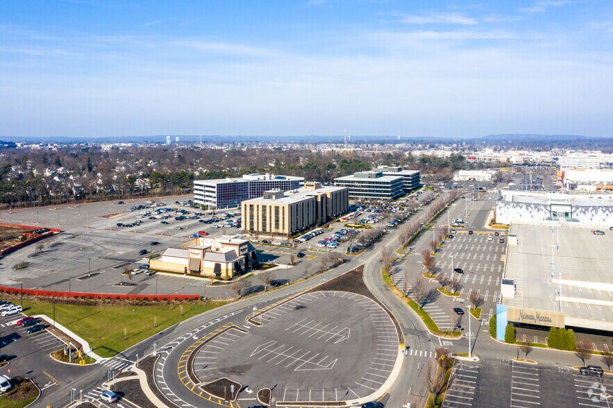 More Photos Of 400 Garden City Plz, Garden City Office For Lease