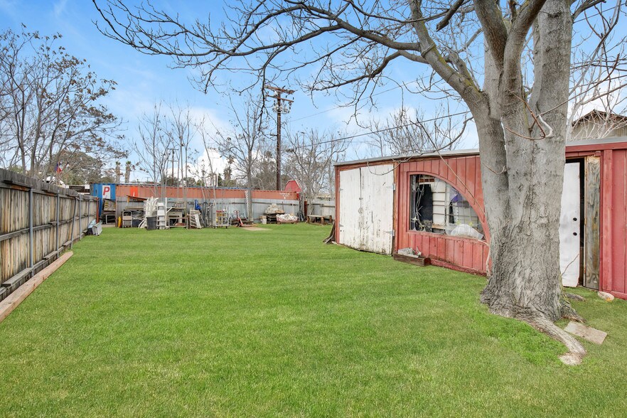 More Photos Of 502 W 6th St, Beaumont Freestanding For Sale