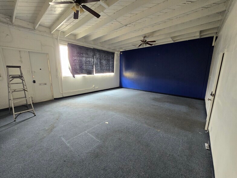 More Photos Of 1050 S La Brea Ave, Inglewood Warehouse For Lease