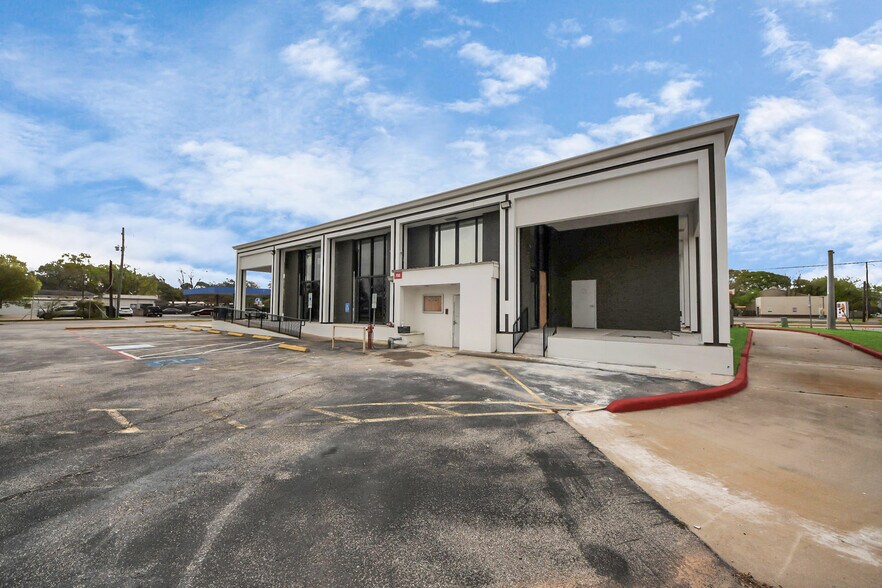 More Photos Of 1100 Jackson St, Richmond Freestanding For Sale