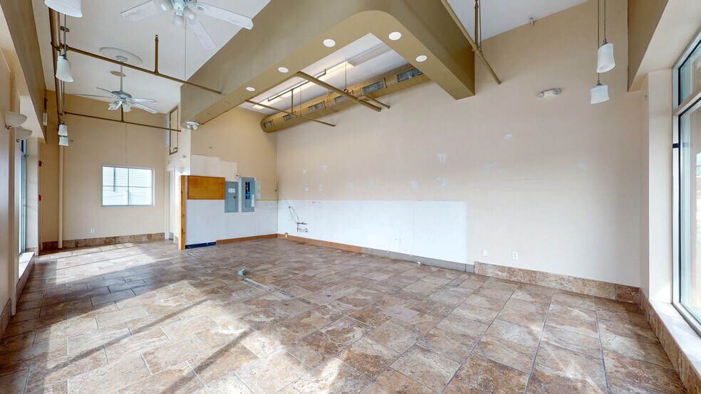 More Photos Of 70 Hebron Ave, Glastonbury Freestanding For Lease