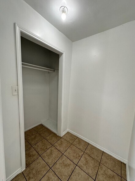 More Photos Of 10126 Jensen Dr, Houston Freestanding For Sale